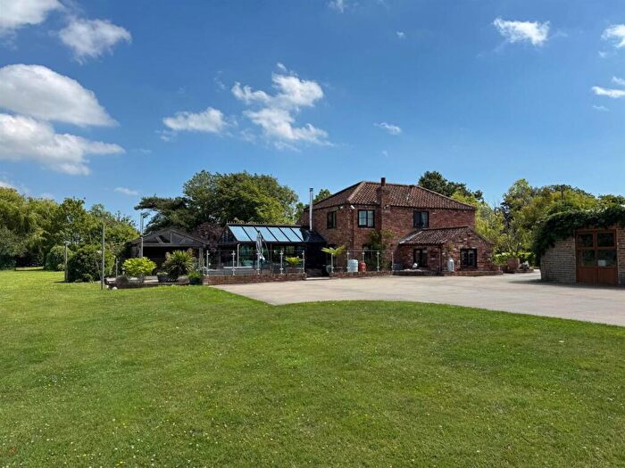 3 Bedroom Detached House For Sale In Mawthorpe Road, Well, Alford, LN13
