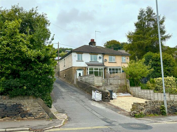 3 Bedroom SemiDetached House To Rent In Greenfield Road, Holmfirth, HD9