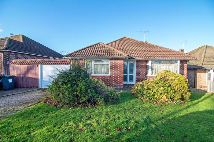 3 Bedroom Detached Bungalow For Sale In Hazleton Way, Cowplain, PO8