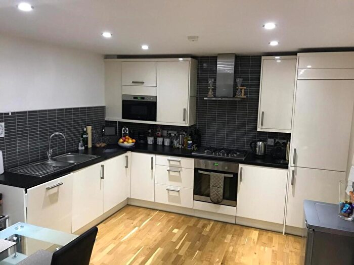 2 Bedroom Flat To Rent In Wanti Terrace, Yellowpine Way, Chigwell, IG7