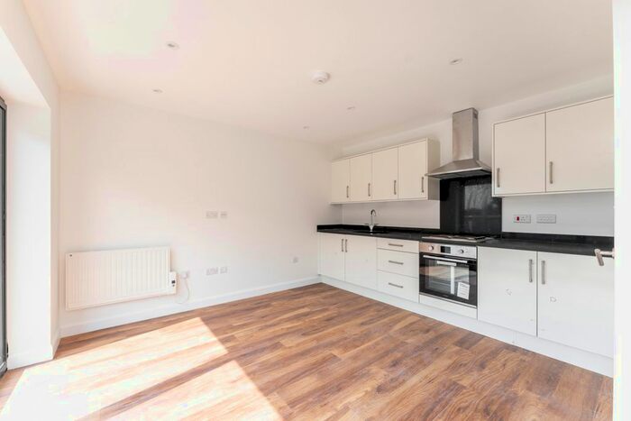 2 Bedroom Flat To Rent In Canberra Road, London, W13