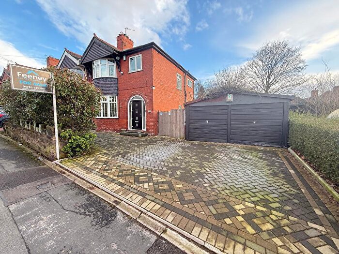 3 Bedroom Semi-Detached House For Sale In Little Chell Lane, Tunstall, Stoke On Trent, ST6