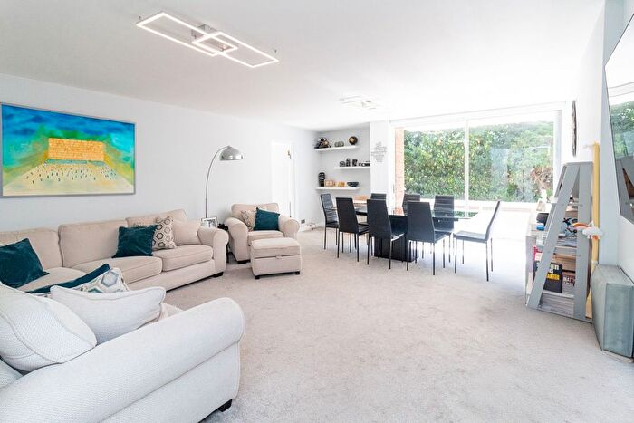 2 Bedroom Flat For Sale In Leamington House, Stonegrove, HA8