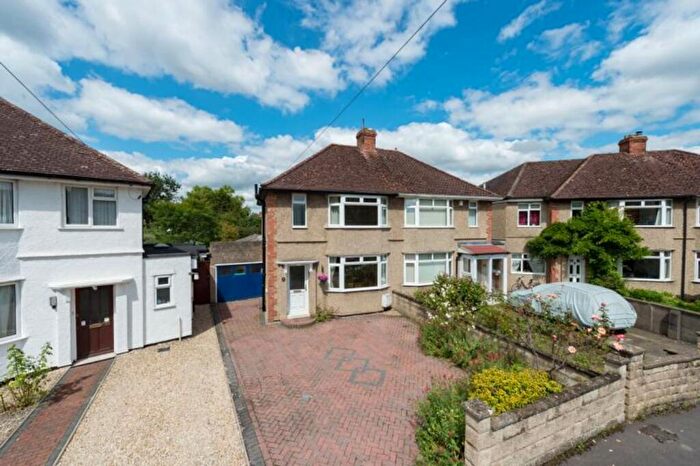 3 Bedroom Semi-Detached House For Sale In Ouseley Close, Marston, OX3