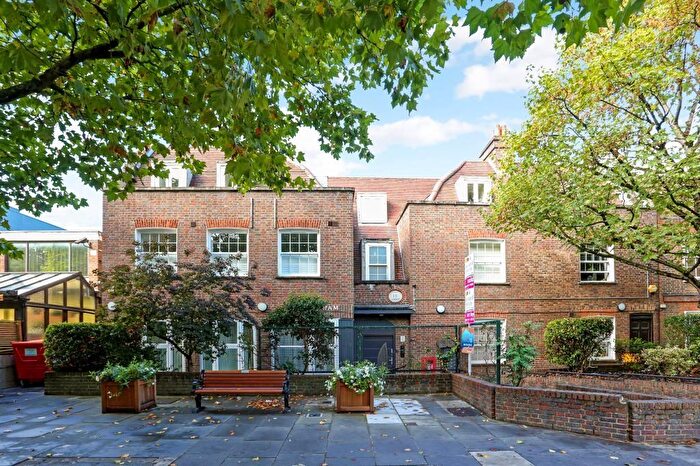 1 Bedroom Flat For Sale In High Road, Whetstone, N20