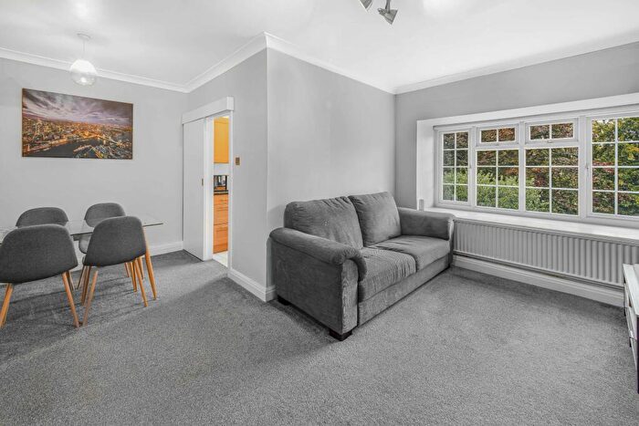 2 Bedroom Apartment For Sale In The Mews, Beaufort Road, Sale, M33