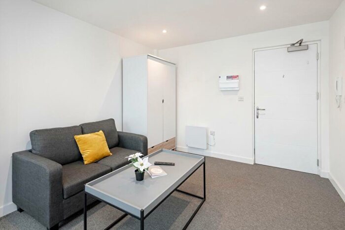 Studio To Rent In Banglo House, Lower Bristol Road, BA2