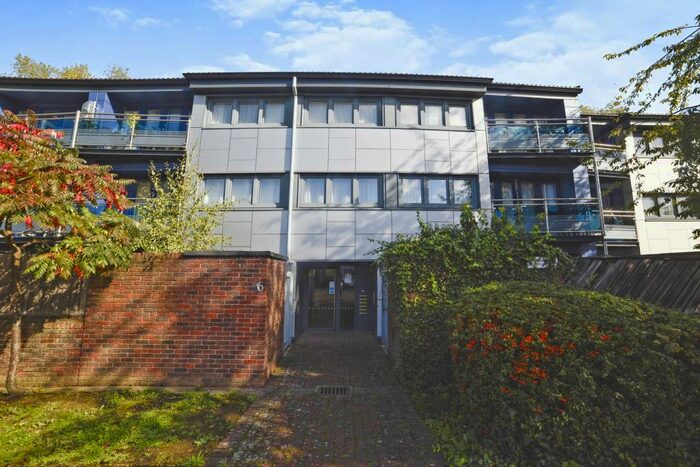 2 Bedroom Flat To Rent In Francis Road, Harrow, HA1