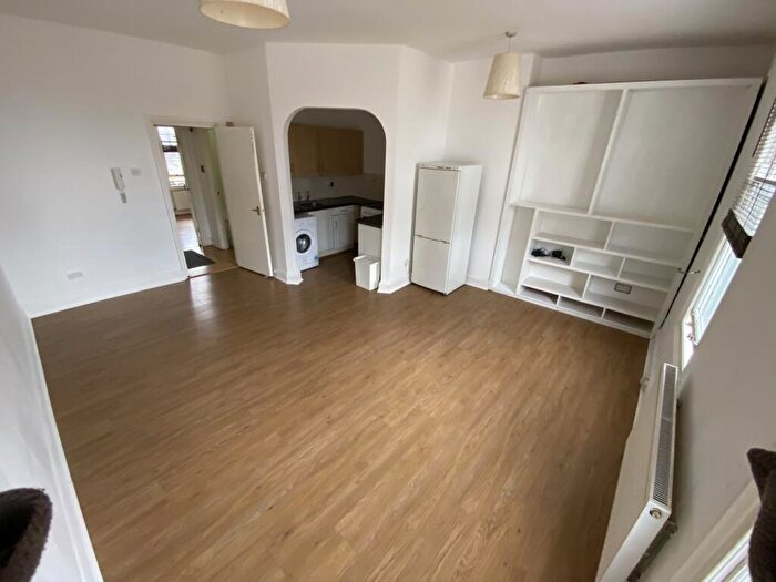 1 Bedroom Flat To Rent In Bird In Bush Road, SE15