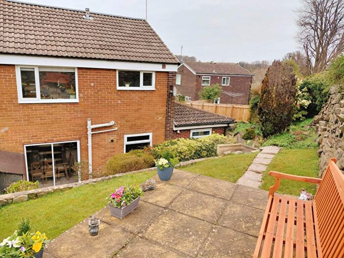 4 Bedroom House For Sale In Burnside Close, Harrogate, HG1