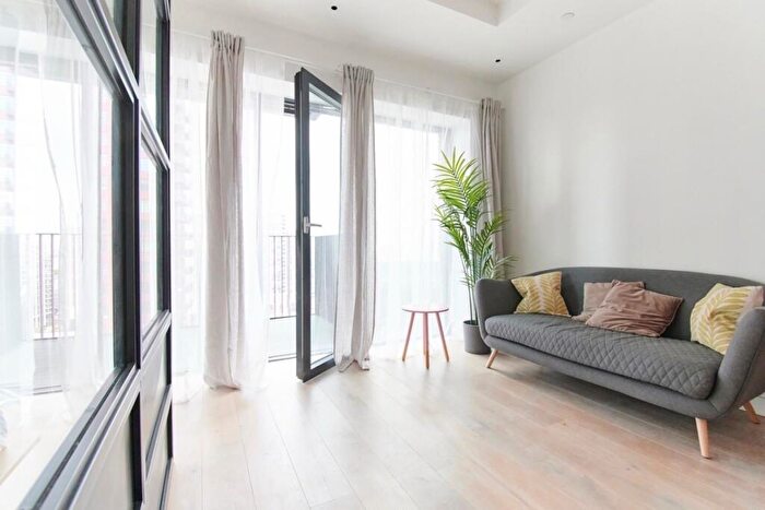 Flat For Sale In Lyell Street London, E14