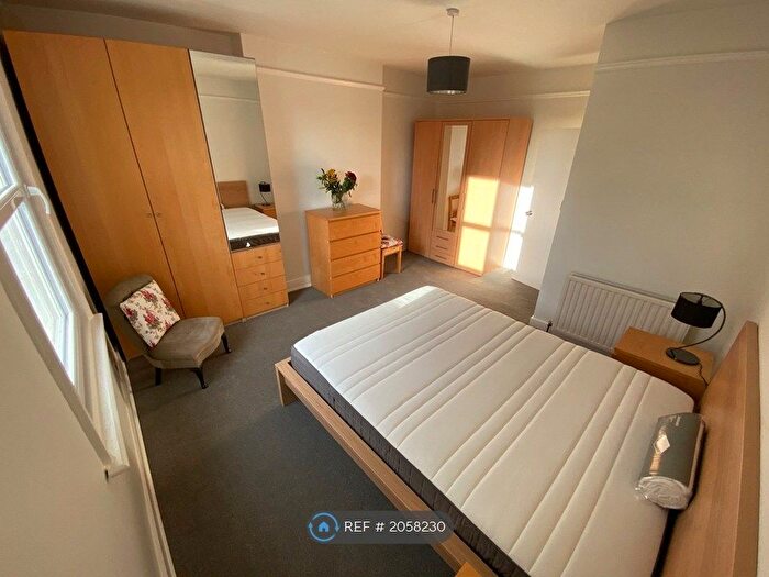 1 Bedroom Flat To Rent In London, London, W4