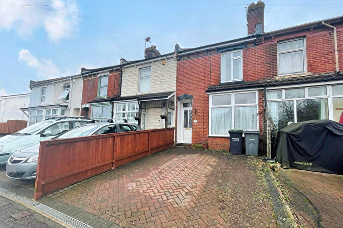 2 Bedroom Terraced House For Sale In Wych Lane, Gosport, PO13