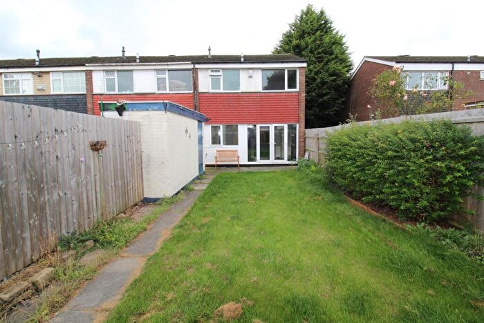 3 Bedroom House To Rent In Leahill Croft, Birmingham, B37