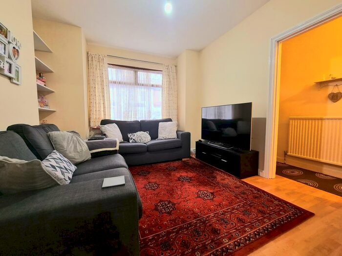 2 Bedroom House To Rent In Malton Street, SE18