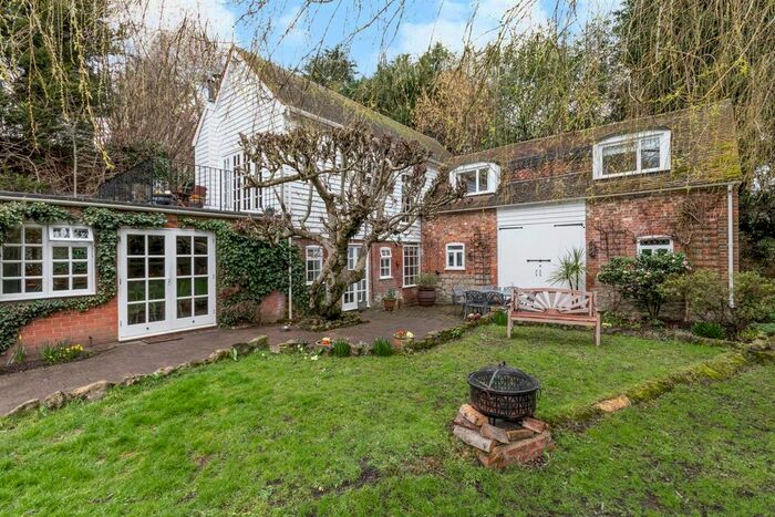 4 Bedroom Detached House For Sale In Mereworth Road, West Peckham, Maidstone, ME18