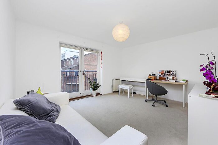 2 Bedroom Flat To Rent In Odeon Court, Chicksand Street, E1