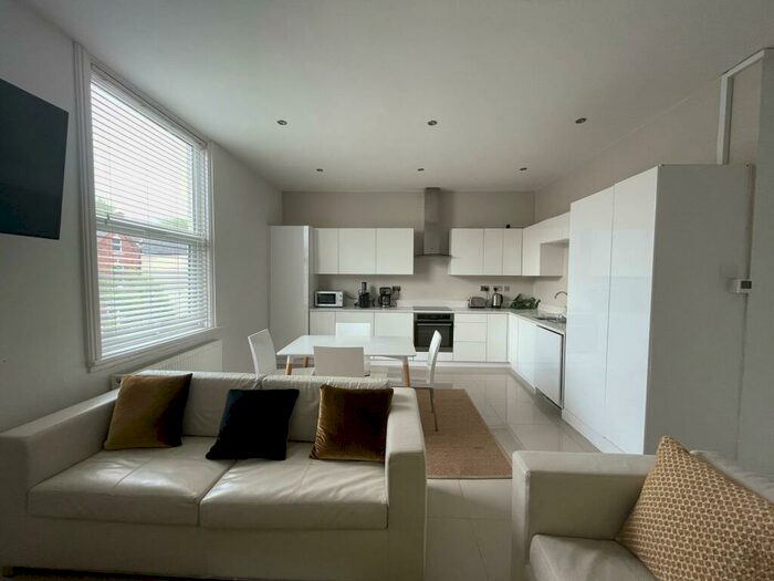 2 Bedroom Apartment To Rent In Stanmore Road, Birmingham, B16