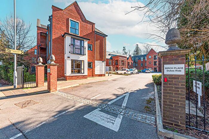 1 Bedroom Apartment To Rent In Birch Place, Crowthorne, RG45