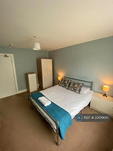 5 Bedroom Flat To Rent In Merchiston Gardens, Edinburgh, EH10