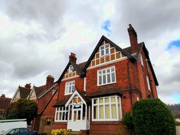 1 Bedroom Flat To Rent In Somers Road, Reigate, RH2