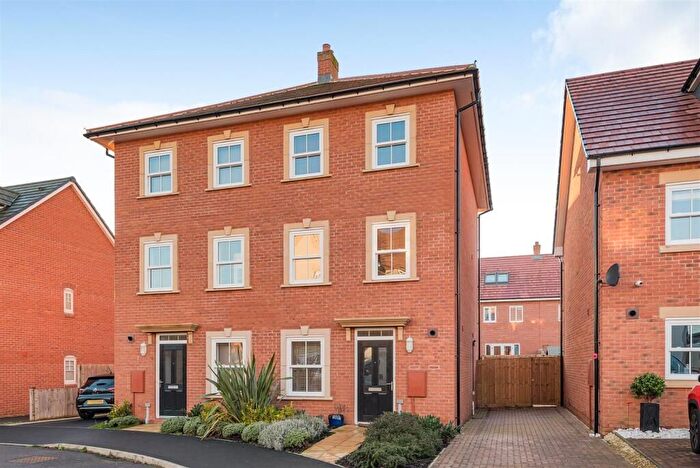 3 Bedroom Semi Detached House For Sale In Danegeld Avenue, Great Denham, Bedford, MK40