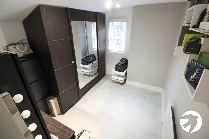 3 Bedroom Terraced House For Sale In Friday Road, Erith, DA8