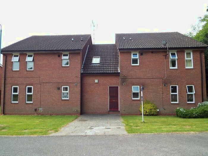 Apartment To Rent In Tidbury Close, Redditch, B97