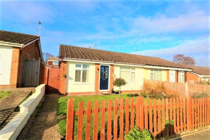 2 Bedroom Bungalow To Rent In Mead Green, Chatham, ME5
