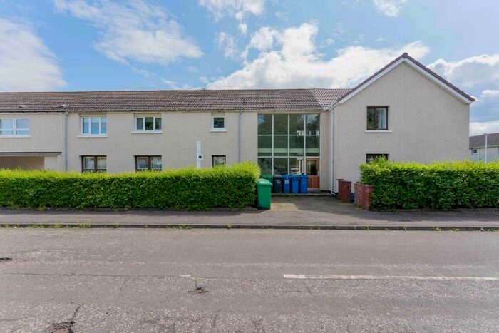 2 Bedroom Flat For Sale In Gillway, Rosyth, Dunfermline, KY11