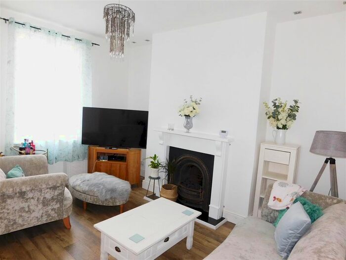 2 Bedroom Town House To Rent In Victoria Street, Failsworth, Manchester, M35