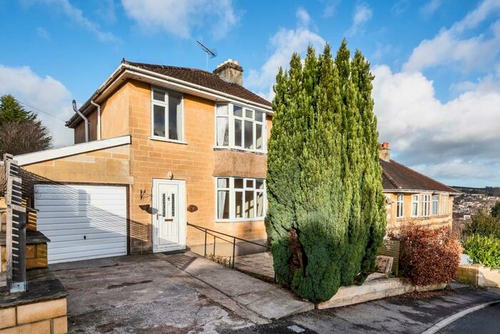 3 Bedroom House To Rent In Croft Road, Bath, BA1