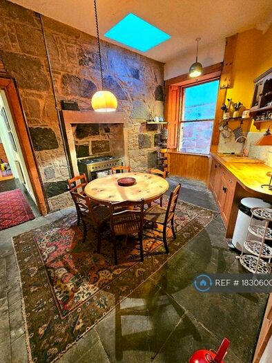 3 Bedroom Flat To Rent In Alva Street, Edinburgh, EH2