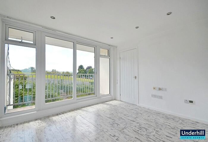 2 Bedroom Flat For Sale In Mt Pleasant Road, Dawlish Warren, Dawlish, EX7