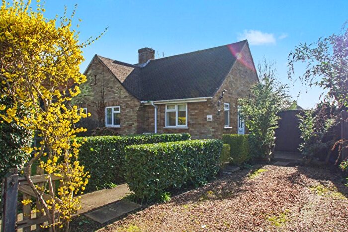 1 Bedroom Bungalow To Rent In Goldington Road, Bedford, Bedfordshire, MK41