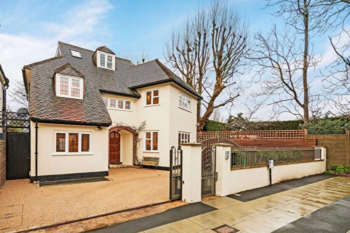 6 Bedroom House For Sale In Parke Road, London, SW13