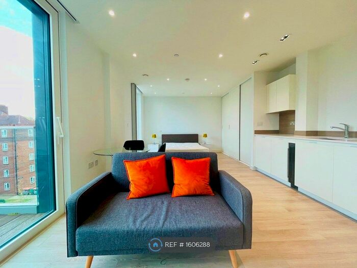 Studio To Rent In Odell House, London, N4