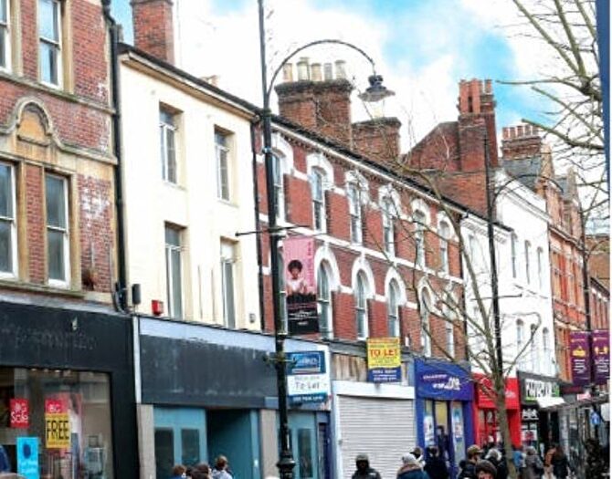 2 Bedroom Apartment To Rent In Broad Street, Reading, RG1