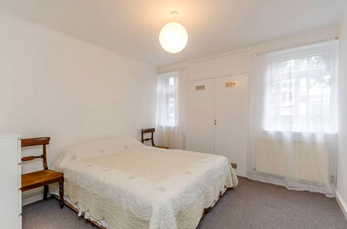 1 Bedroom Flat To Rent In Arnewood Close, Roehampton, London, SW15
