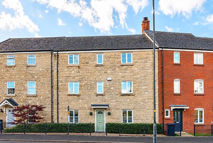 5 Bedroom Town House For Sale In Torun Way, Haydon End, Swindon, SN25