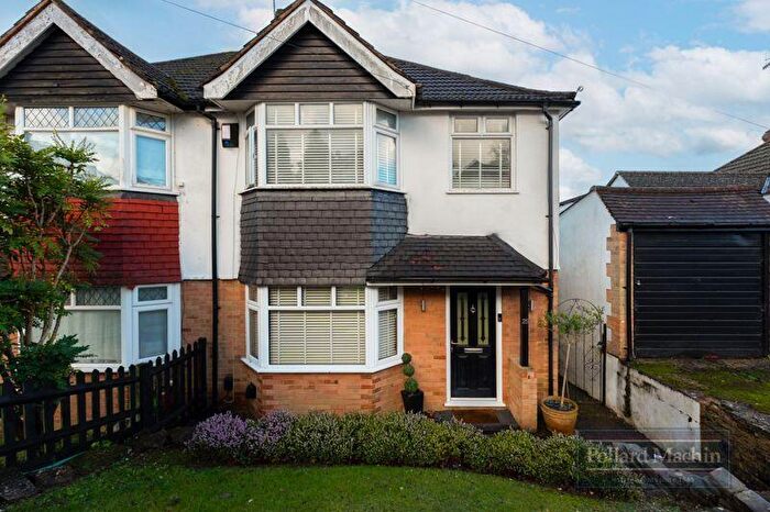 3 Bedroom Semi-Detached House For Sale In Hyde Road, Sanderstead, CR2