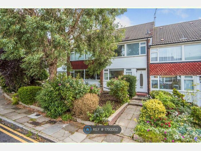 2 Bedroom Terraced House To Rent In Cranford Close, London, SW20