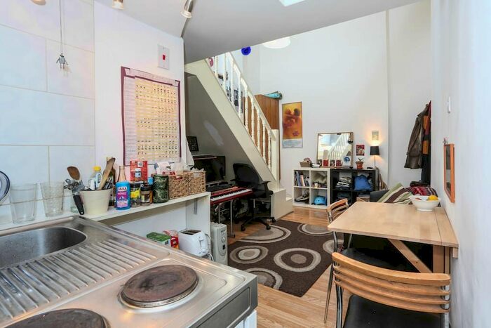 Studio To Rent In Stoke Newington High Street, London, N16