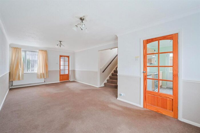 3 Bedroom Detached House For Sale In Manor Road, Merstham, RH1