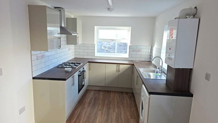 2 Bedroom Flat To Rent In Selsdon Road, London, E13