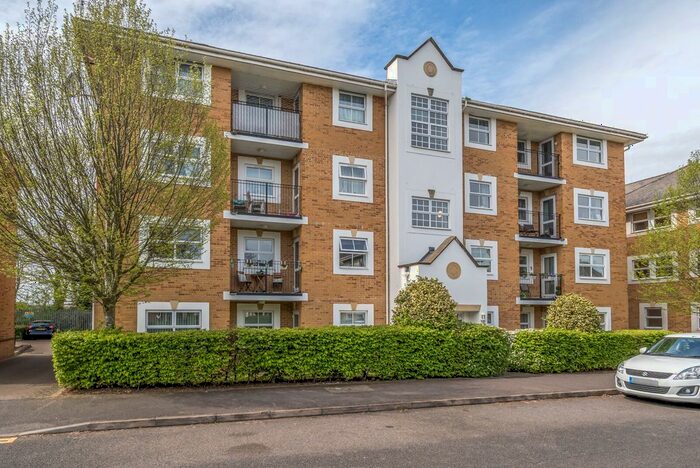 2 Bedroom Flat To Rent In International Way, Sunbury-On-Thames, TW16