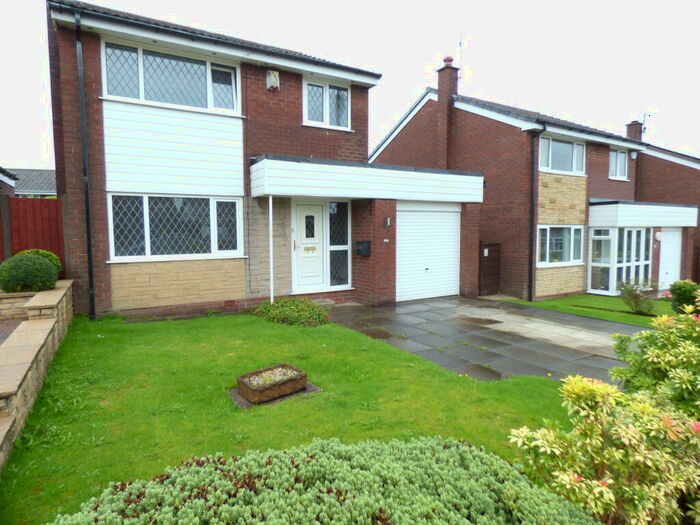 3 Bedroom House To Rent In Freckleton Drive, Bury, BL8