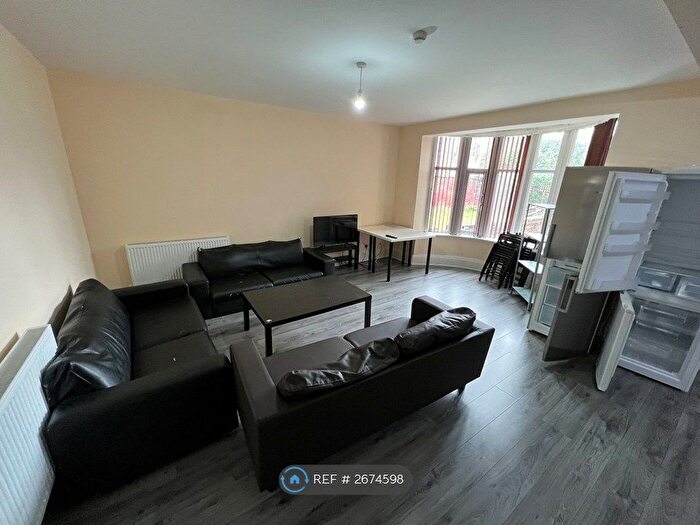 8 Bedroom Semi Detached House To Rent In Egerton Road, Manchester, M14