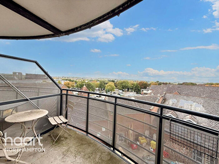 2 Bedroom Flat For Sale In Woolmonger Street, Northampton, NN1