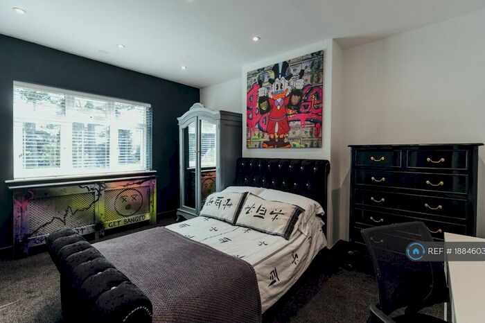 6 Bedroom Semi-Detached House To Rent In Holt Drive, Loughborough, LE11